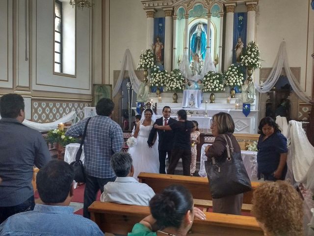 La boda de Erick y Diana  en Maravatío, Michoacán 9