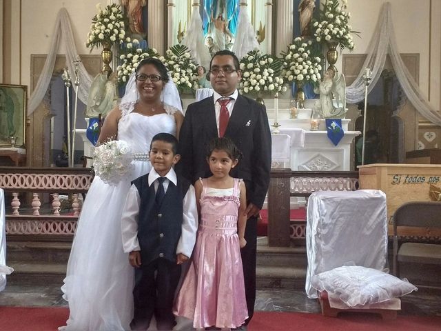 La boda de Erick y Diana  en Maravatío, Michoacán 16