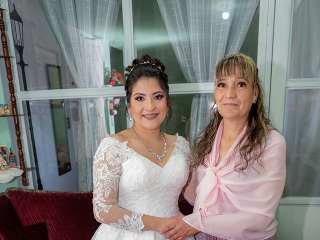 La boda de Raúl y Edith en Tangamandapio, Michoacán 13