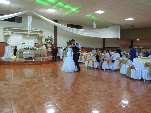 La boda de Carlos Jesús y María del Carmen en Huanímaro, Guanajuato 6