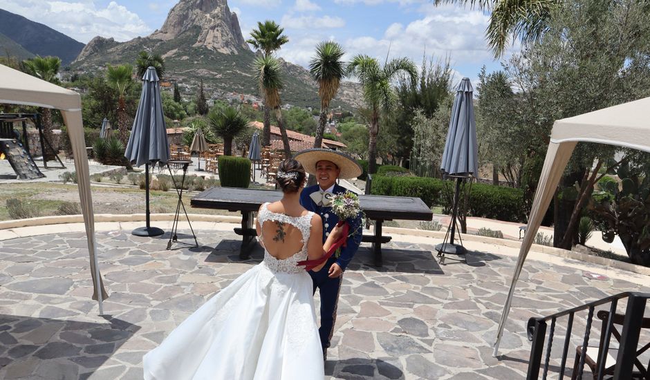La boda de Miguel Ángel y Dalia en Bernal, Querétaro
