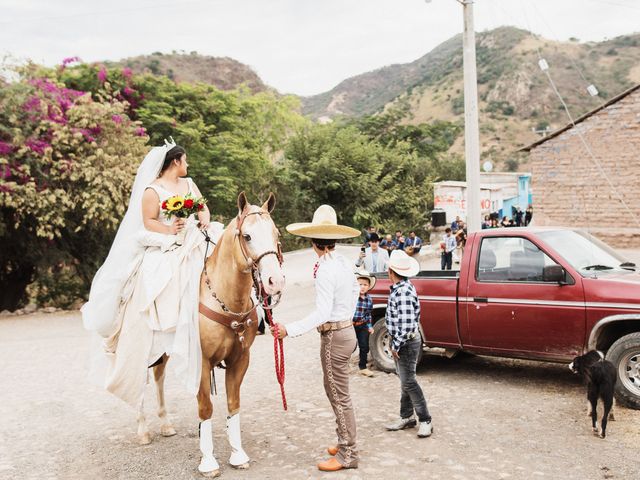 La boda de Jorge y Edith en Ixtlán del Río, Nayarit 24