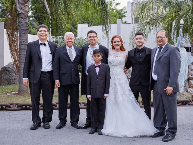 La boda de Diego y Marifer en Monterrey, Nuevo León 241