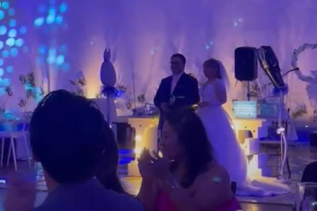 La boda de Katya y Adair  1