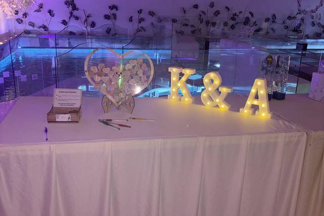 La boda de Katya y Adair  2