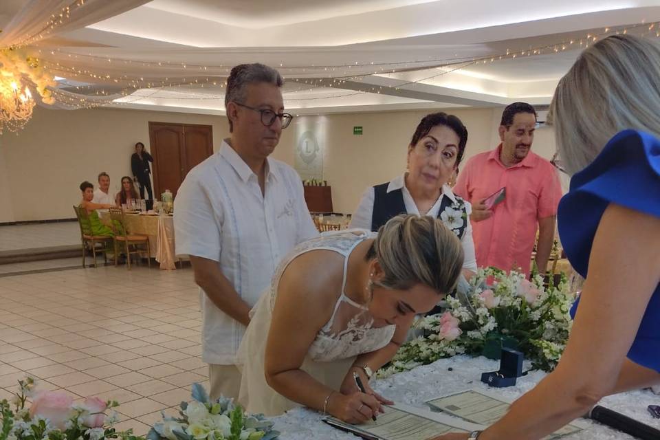 La boda de Montserrat  y David