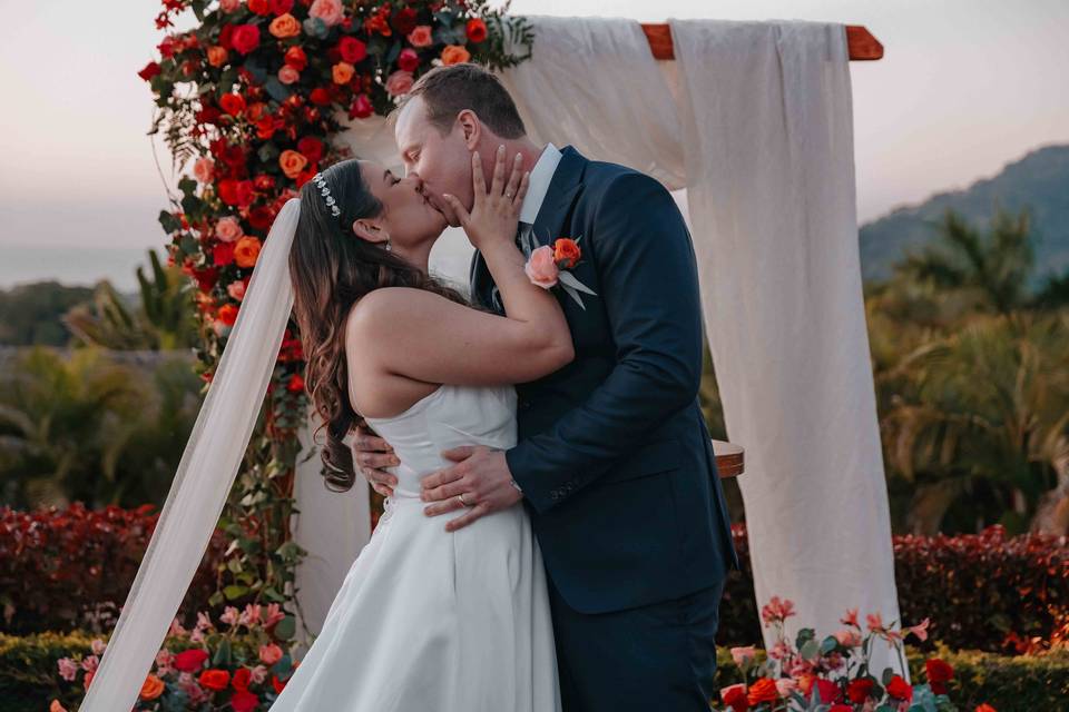 La boda de Mara  y Levon 