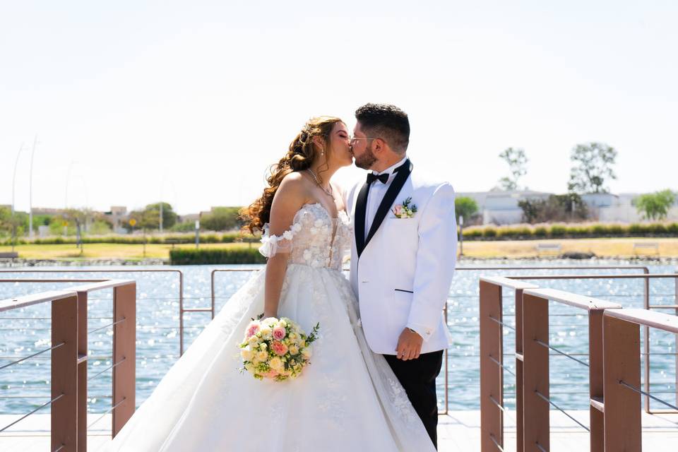 La boda de Viry y Obed