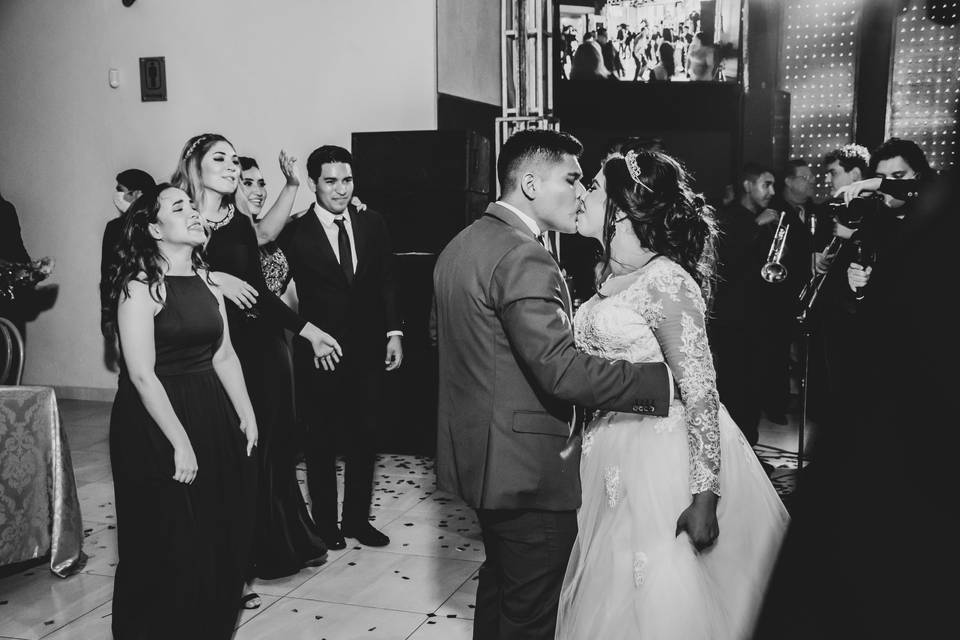 https://cdn0.bodas.com.mx/real-wedding-photo/977/3_2/960/jpg/1302331.jpeg