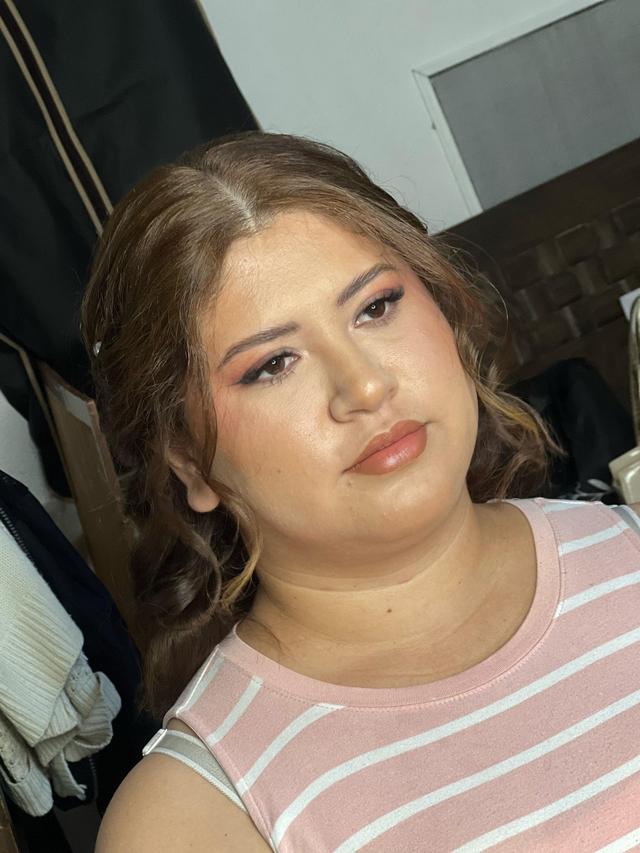 Elizabeth M Beauty - 1