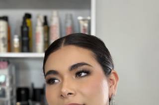 Airbrush Makeup & Beauty Studio by Lupita Castro - 11