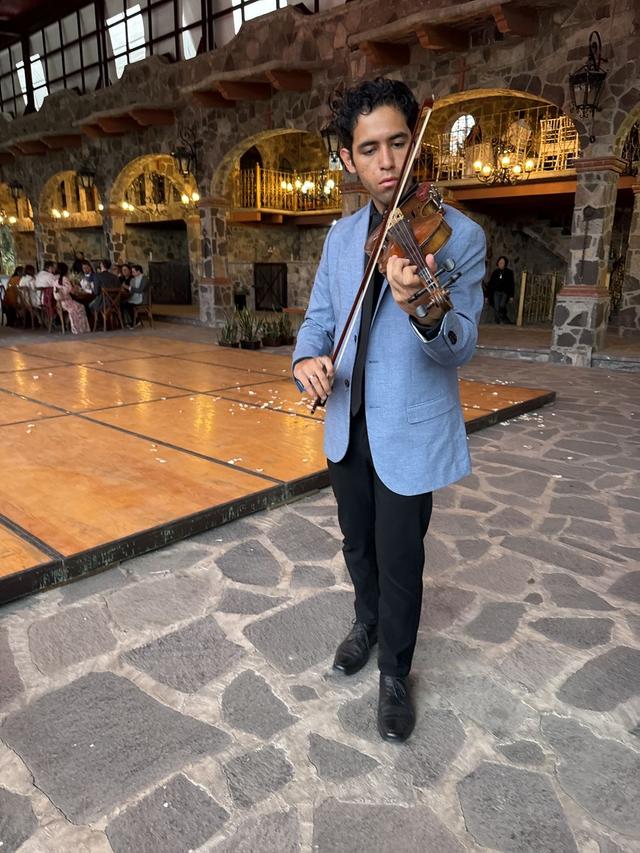 Carlos Delgadillo - Violinista - 2