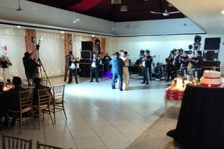 Kam-Fai Salón & Jardín - 10