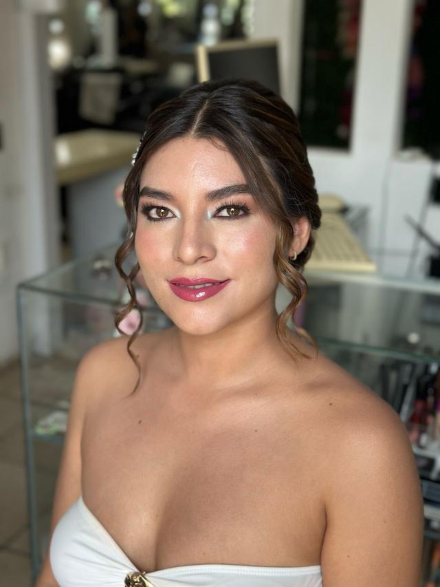 Talina Salinas by Alexandra Olvera Beauty Salon - 1