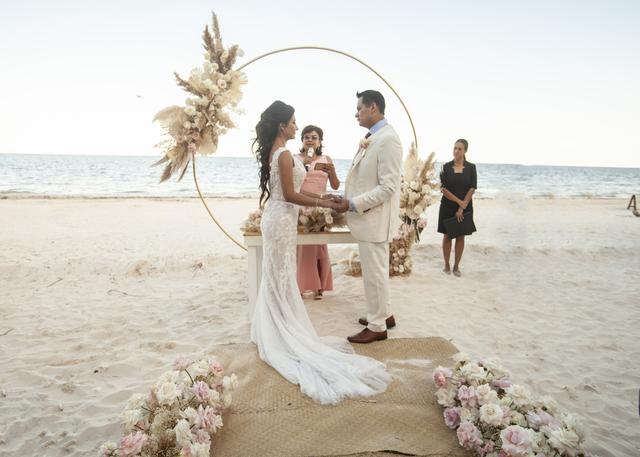 The Wedding Designer by David Guevara - 3