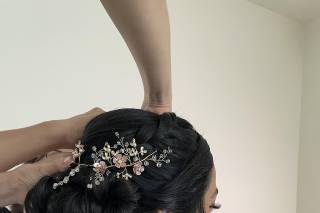 Aline Alonso Make Up & Hair Studio - 13
