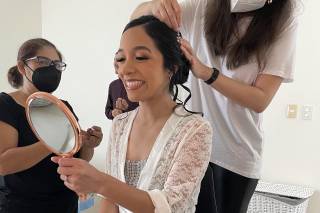 Aline Alonso Make Up & Hair Studio - 14