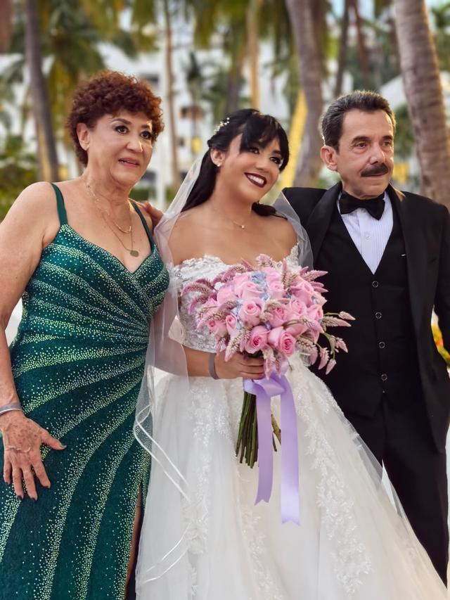 Las Hadas by Brisas - 2