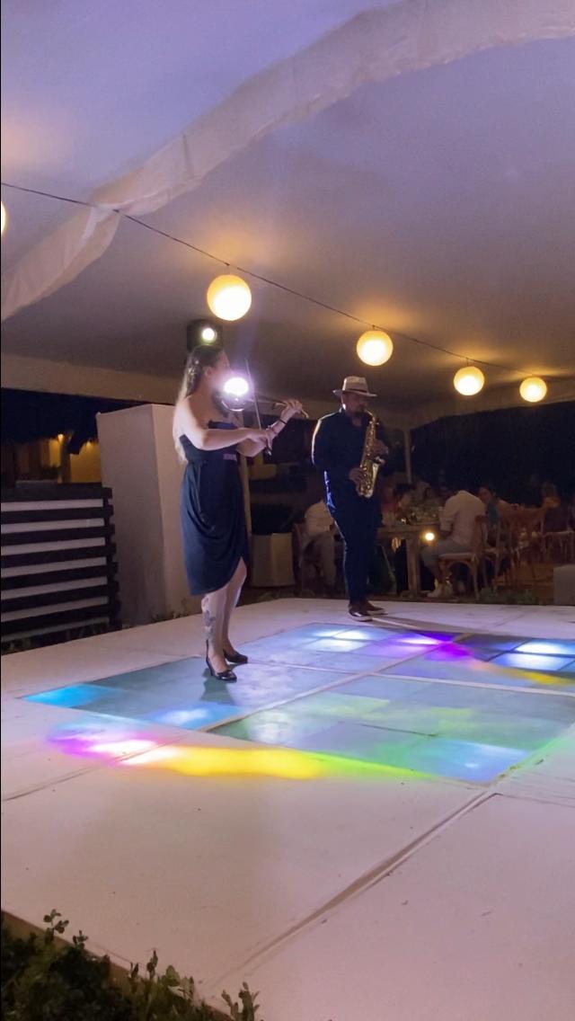 Clazzic Lighting & DJ - 2