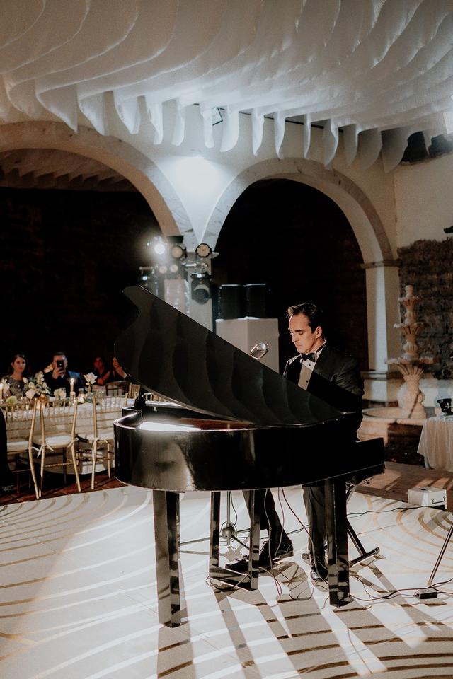 Roberto Mora - Pianista - 2