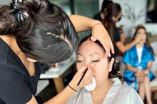 Alondra Ramos Makeup Artist & Hair - 8