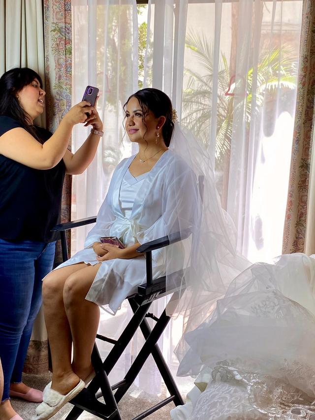Adrianna Chávez Makeup Artist - 1