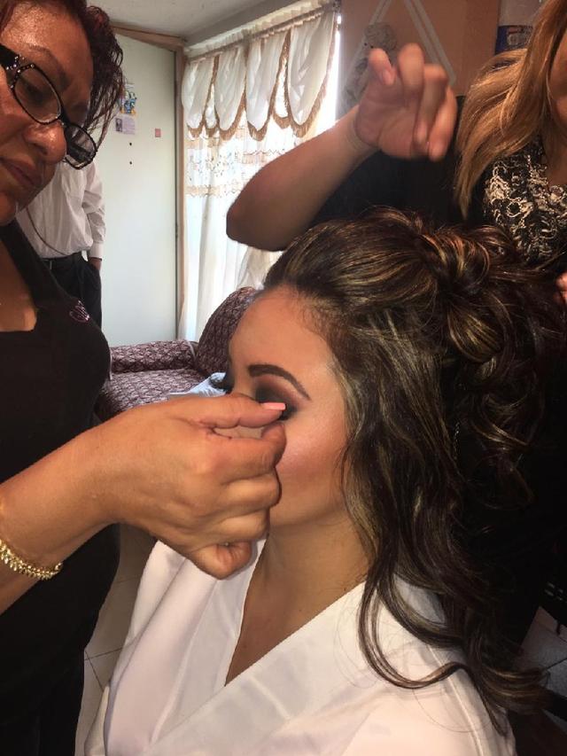 Gloss and Make Up - 3