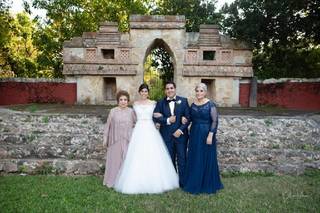 Aline Alonso Make Up & Hair Studio - 18