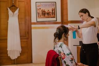Aline Alonso Make Up & Hair Studio - 11