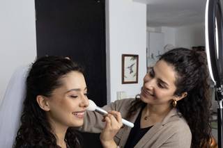 Be Blooming Makeup - 10