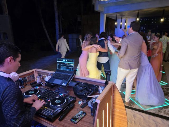 DJ Derek - 1