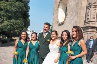 Vestidos Damas de Honor Modela Bella - 22