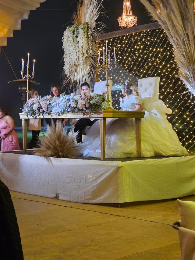 Áine Jardín y Banquetes - 2