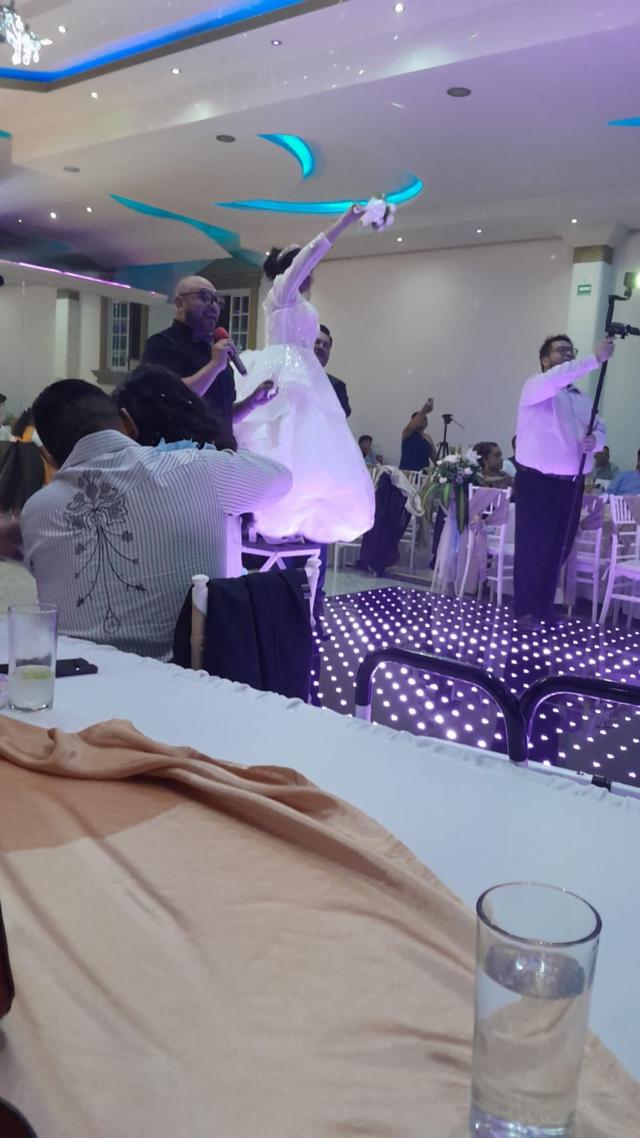 Salón Dalias - 2