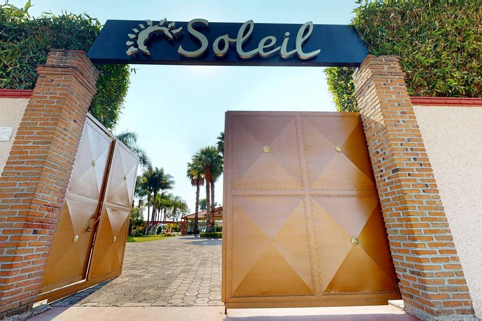 Salón y Jardín Soleil 3d tour