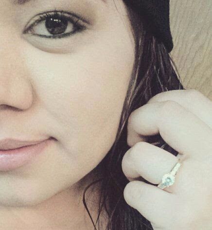 Presumiendo mi anillo!!