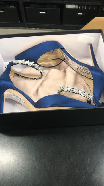 Zapatos: blanco vs color - 1