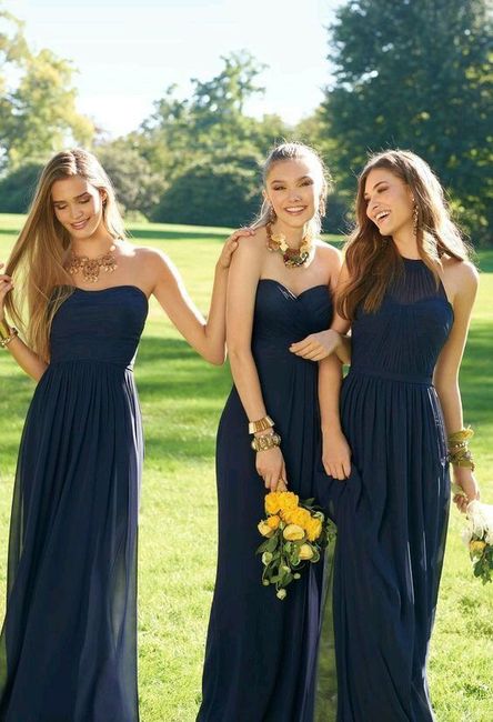Vestidos para damas en colores oscuros. 3