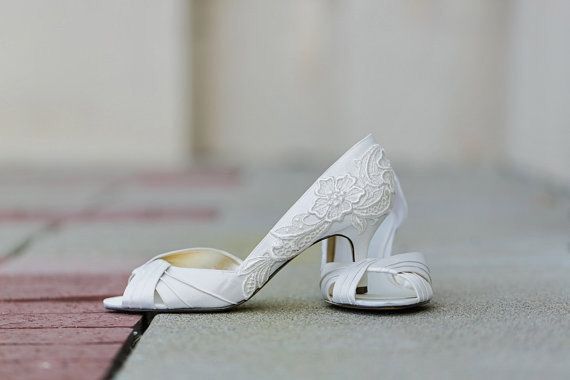 Zapatillas de tacón bajo para novias 13
