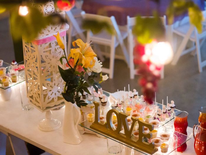Mesa de postres para despedida de soltera 17