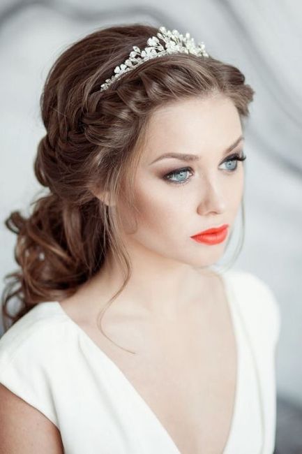 Peinado con tiara y velo 7