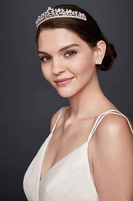 Peinado con tiara y velo 11