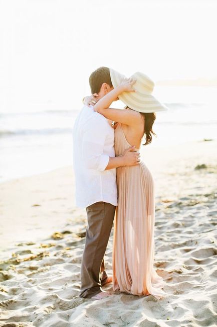 Ideas de outfit para sesión casual en playa. - 30