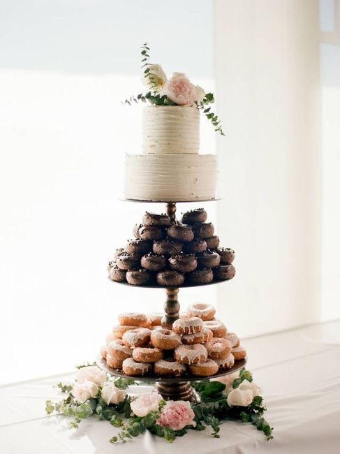 Torre de donas en vez de pastel de bodas. 🎂 - 9
