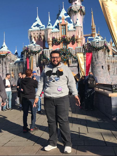Mi primer aniversario festejándolo en Disneyland ✨ 3