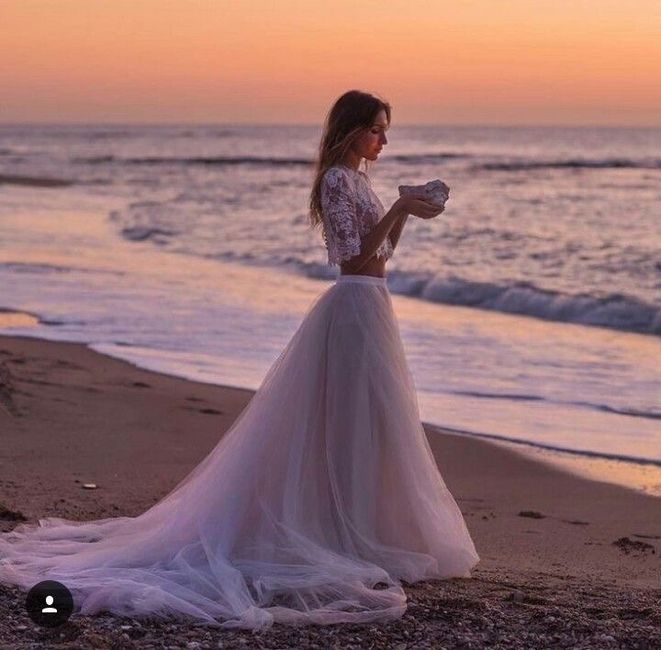El vestido de novia ideal para una boda en la playa 5