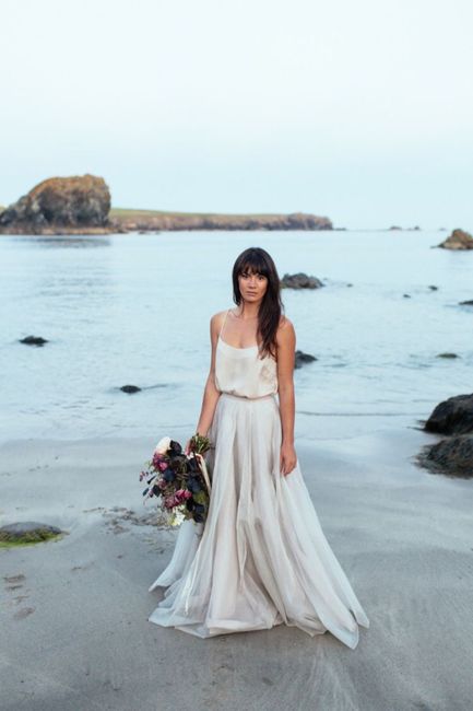 El vestido de novia ideal para una boda en la playa 7