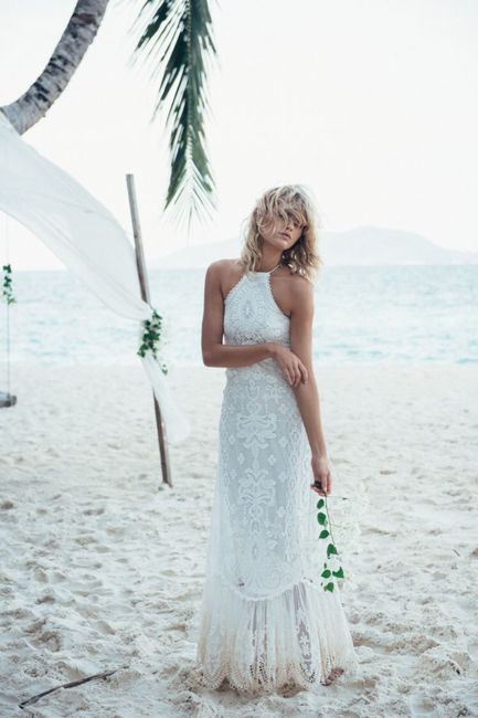 El vestido de novia ideal para una boda en la playa 18