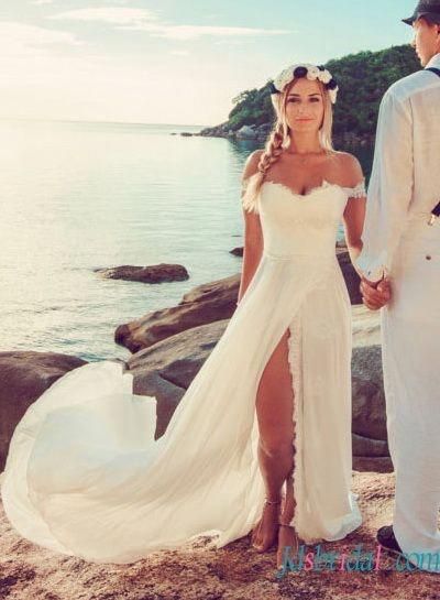 El vestido de novia ideal para una boda en la playa 23