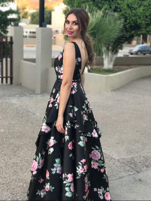 Vestidos con flores para invitadas 13